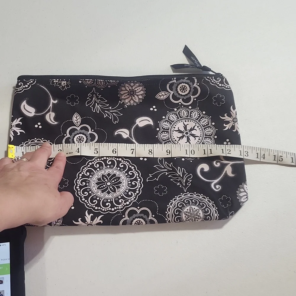THIRTY-ONE Black White Floral Plastic Lined Zippered Pouch